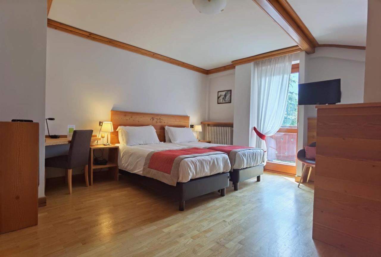 Hotel Croux กูร์มาเยอร์ ภายนอก รูปภาพ